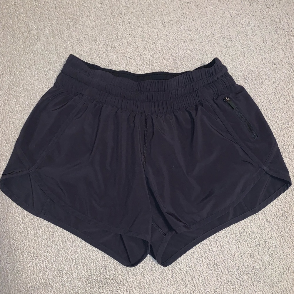 Lululemon tracker v shorts